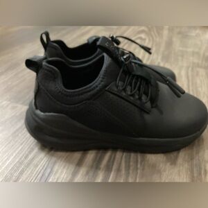 Clove All Black Women’s Nursing Shoes Size 5.5